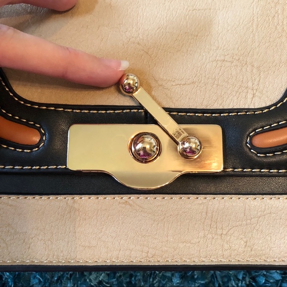 NEW Melie Bianco Leather Crossbody - Picture 7 of 8
